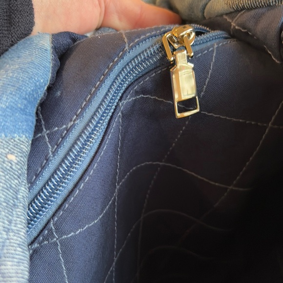 CHANEL DENIUM Shoulder Tote/Hobo Bag w Chanel snaps with charm - Picture 12 of 16